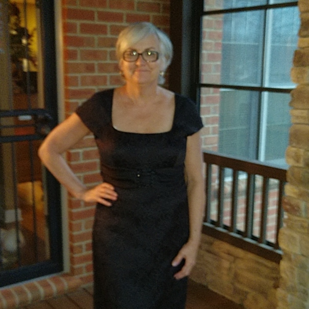 Tahari Black brocade design - Picture 1 of 7